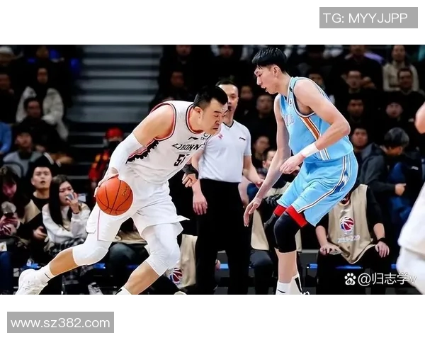 CBA激战辽宁队迎战新疆队双方全力争夺季后赛席位精彩对决不容错过